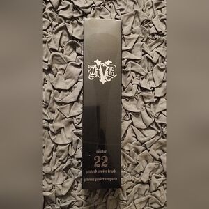 Kat Von D KVD Vegan Beauty #22 Pressed Powder Brush